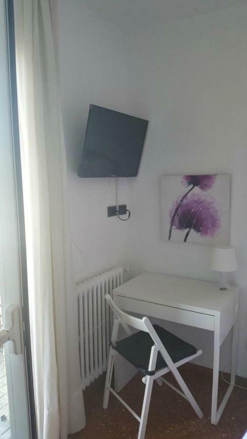 Hotel La Bilbaina Vitoria-Gasteiz Zimmer foto