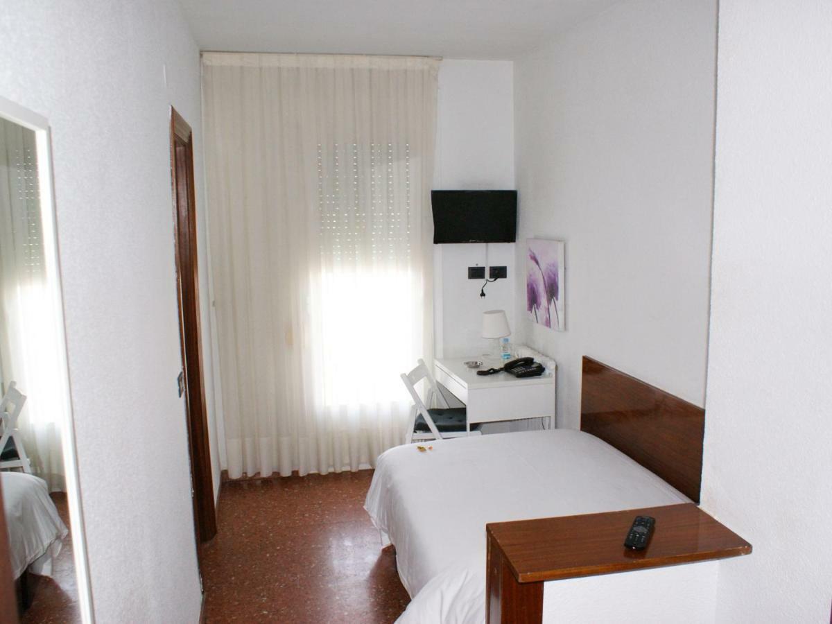 Hotel La Bilbaina Vitoria-Gasteiz Zimmer foto