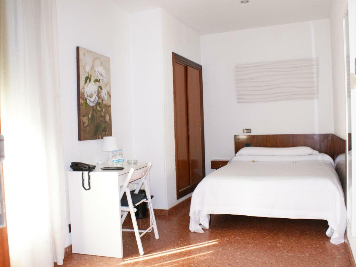Hotel La Bilbaina Vitoria-Gasteiz Zimmer foto