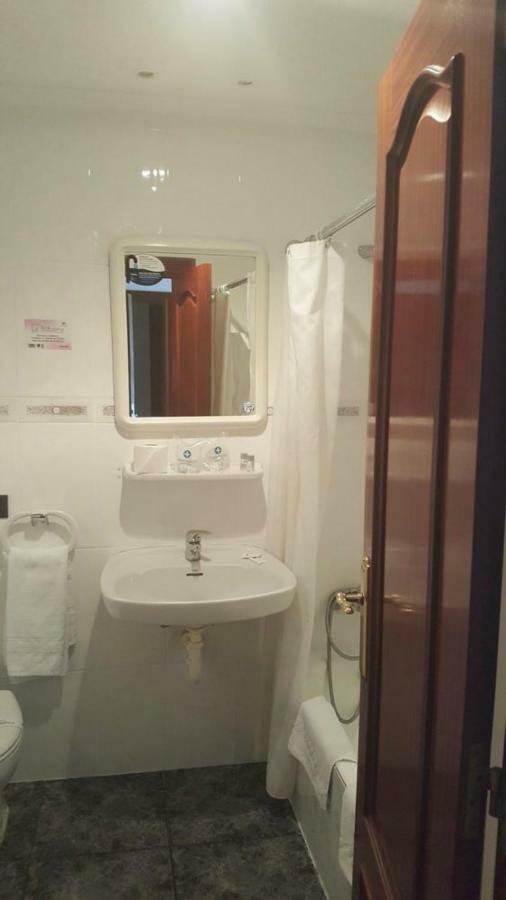 Hotel La Bilbaina Vitoria-Gasteiz Zimmer foto