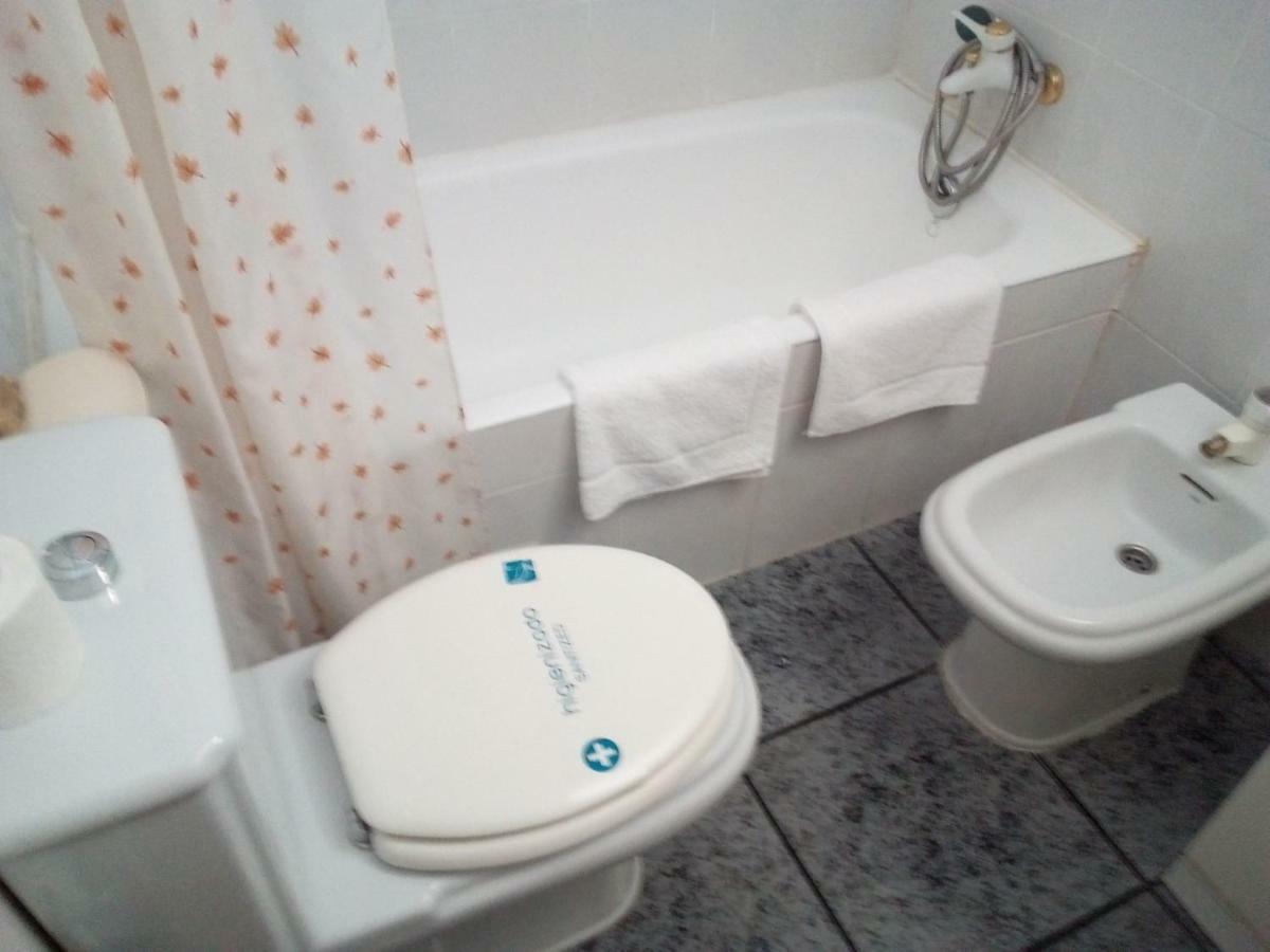Hotel La Bilbaina Vitoria-Gasteiz Zimmer foto