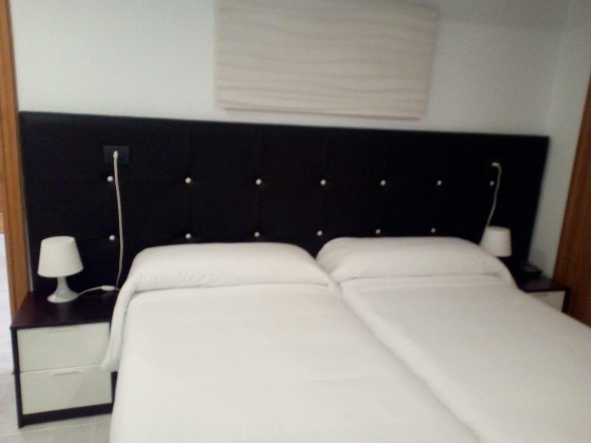Hotel La Bilbaina Vitoria-Gasteiz Zimmer foto